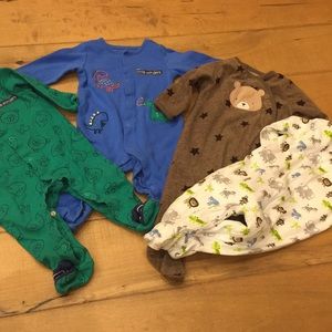 🎃3+ for $5 each! 🎃 Pajamas onesies size 3-6m set of 4